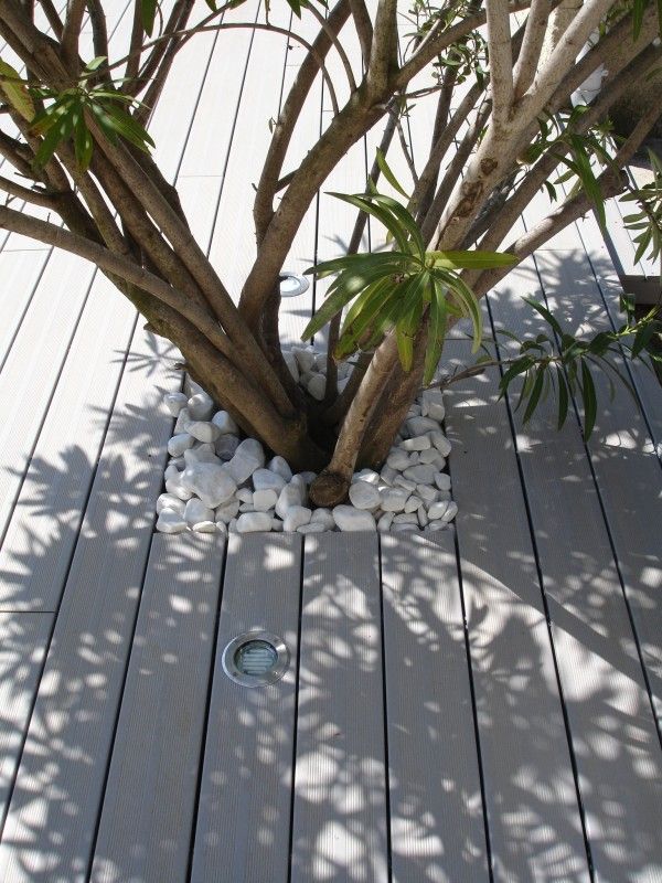 Tour de piscine en bois composite realisé à coudoux