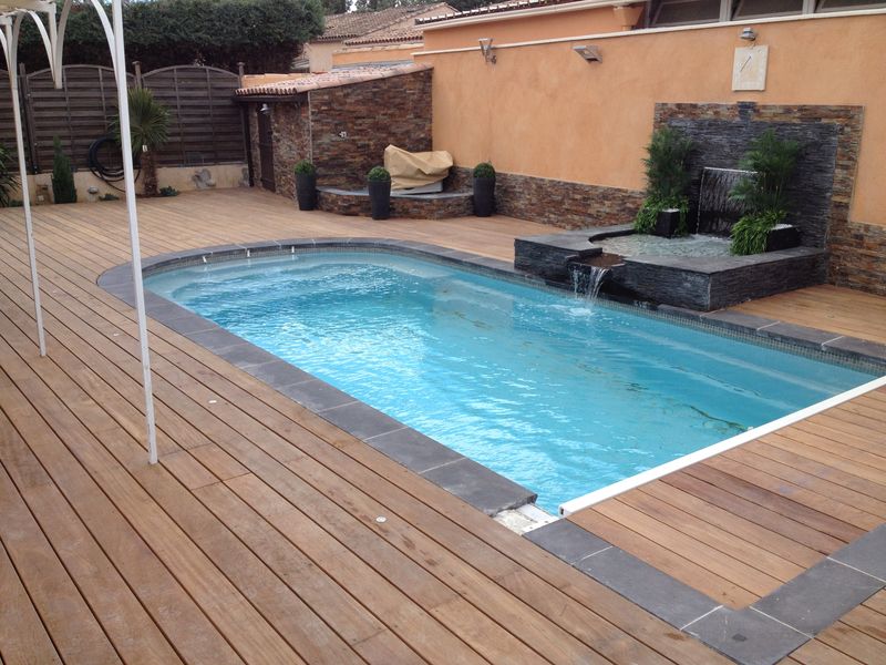 Tour de piscine en cumaru à Luynes Bouche du Rhone