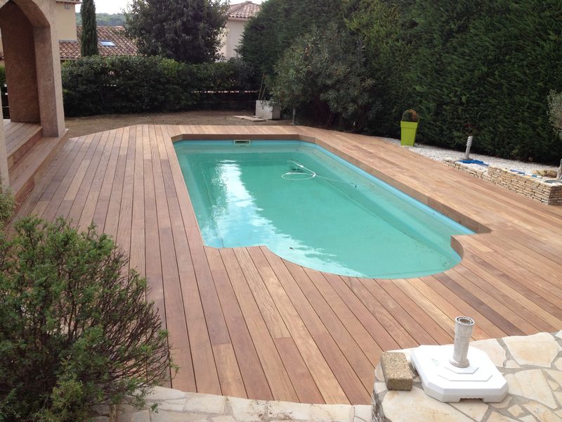 Tour de piscine avec extension terrasse en cumaru à Allauch