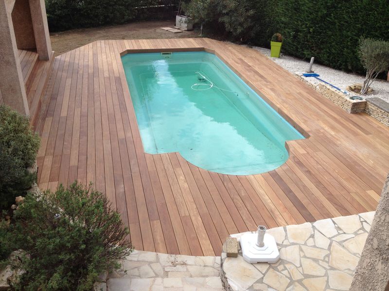 Tour de piscine avec extension terrasse en cumaru à Allauch