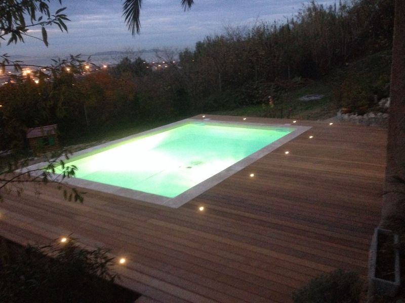 Pose de deck de piscine de qualité près de Marseille