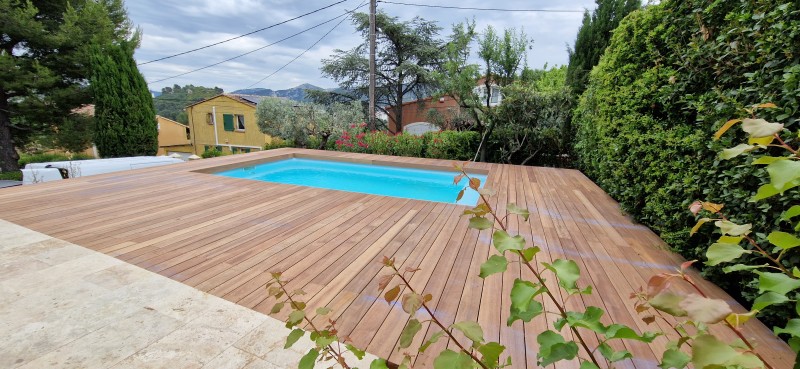 tour de piscine en Angelique à marseille