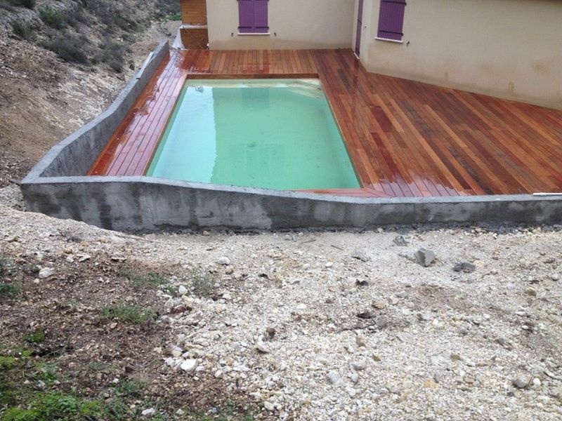 Tour de piscine en Cumaru à La Roque d'Antheron
