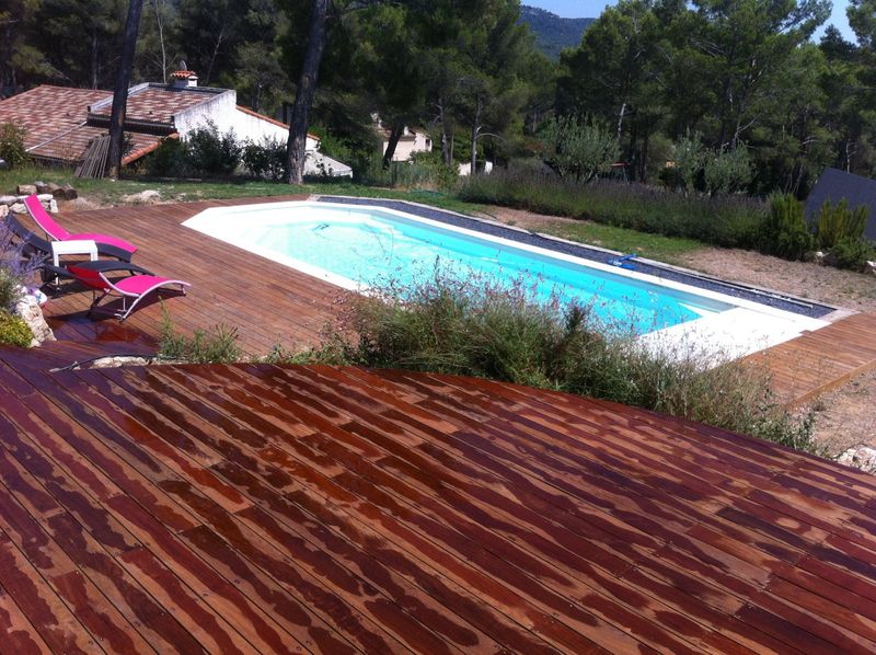 Tour de piscine en bois exotique dans les bouche du rhone 13