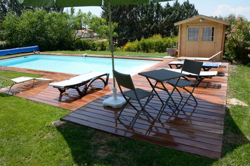 Tour de piscine en cumaru à St Cannat Bouche du Rhone